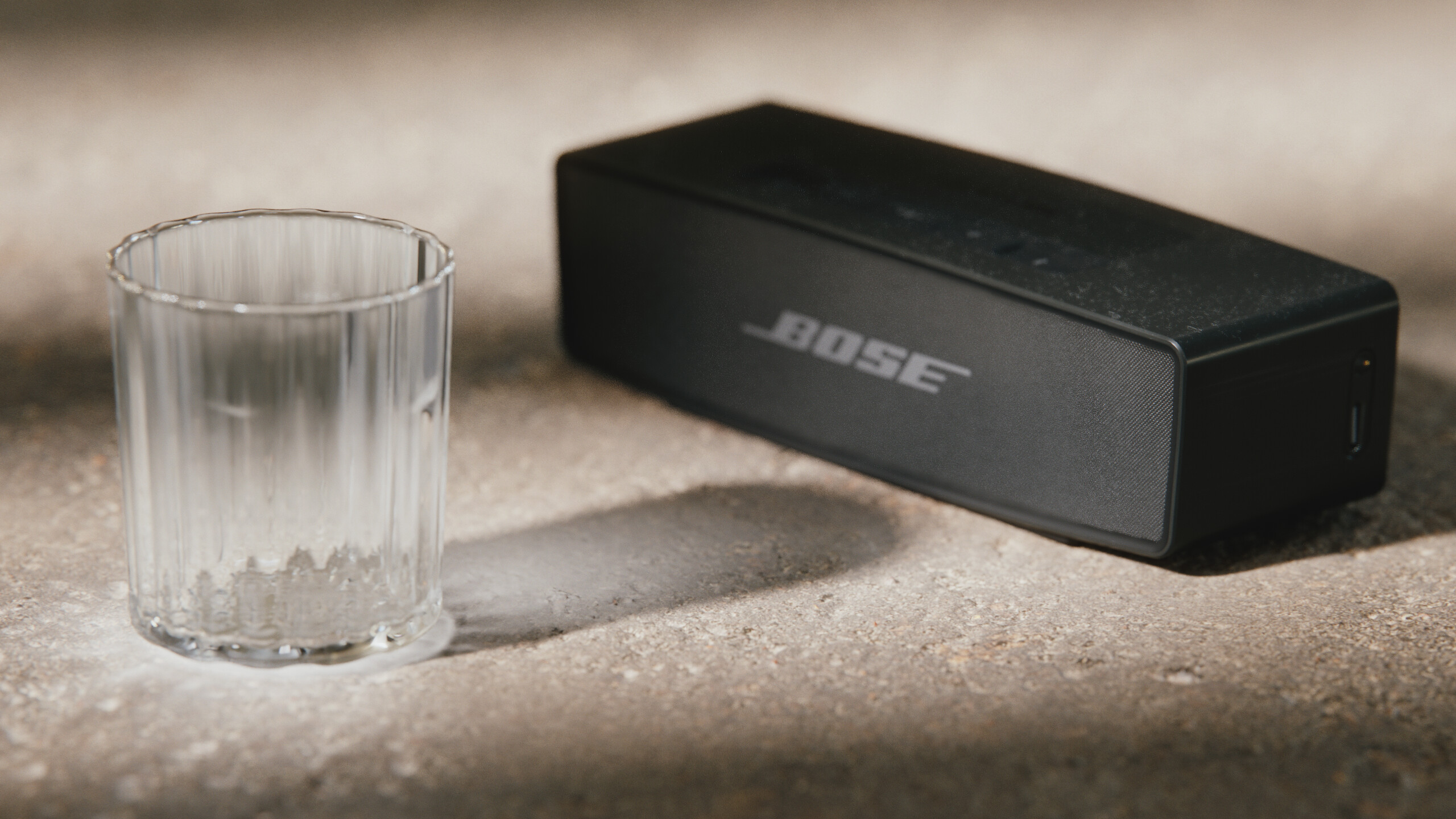 Bose Soundlink CGI render — detail
